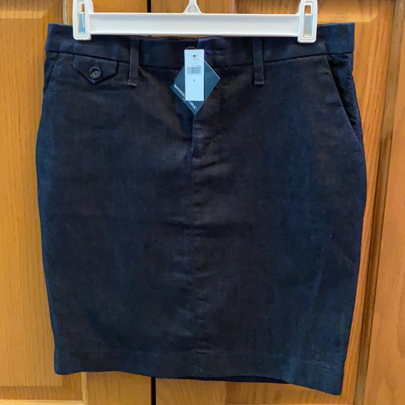 Banana Republic dark denim mini skirt. Size 4. New with tags. - Picture 1 of 4